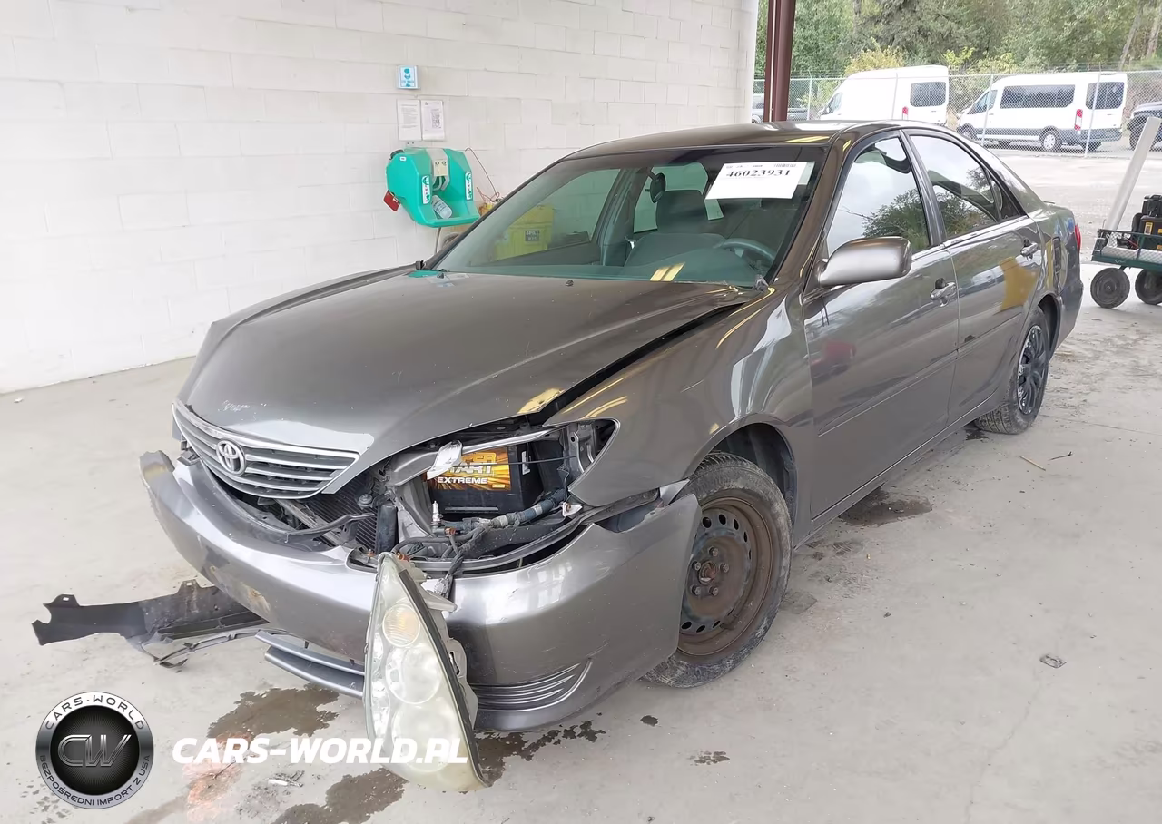 2005 Toyota Camry Le VIN:4T1BE32K45U594890 - 2