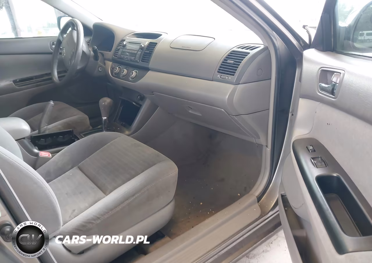 2005 Toyota Camry Le VIN:4T1BE32K45U594890 - 5
