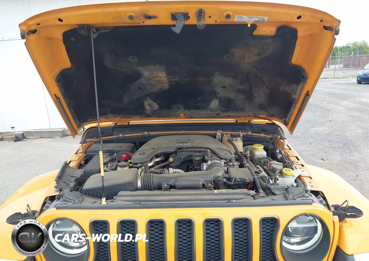 2018 Jeep Wrangler Unlimited Sahara VIN:1C4HJXEG2JW131797 - 10