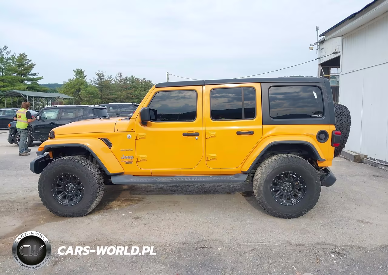 2018 Jeep Wrangler Unlimited Sahara VIN:1C4HJXEG2JW131797 - 14