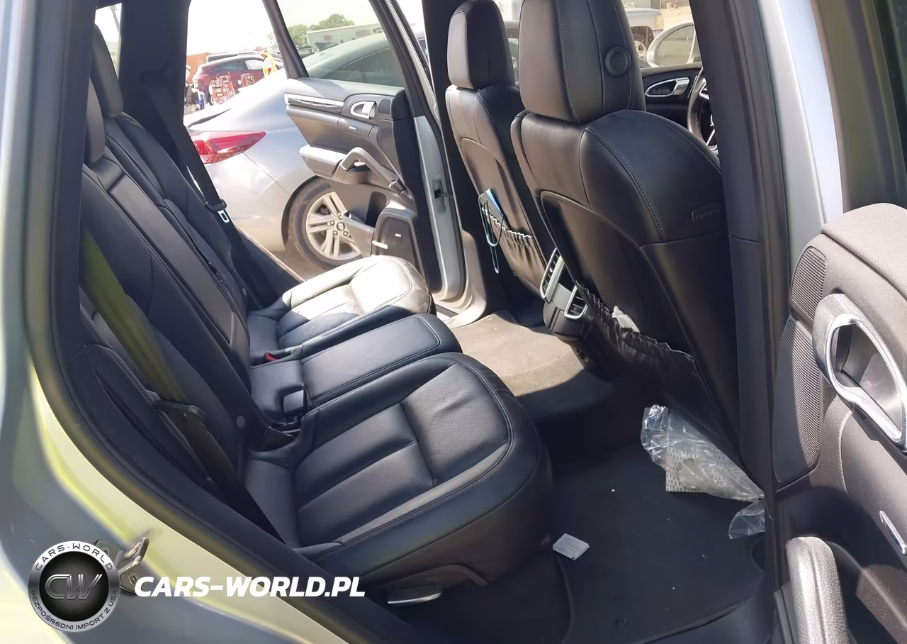 2016 Porsche Cayenne VIN:WP1AA2A29GKA10892 - 8