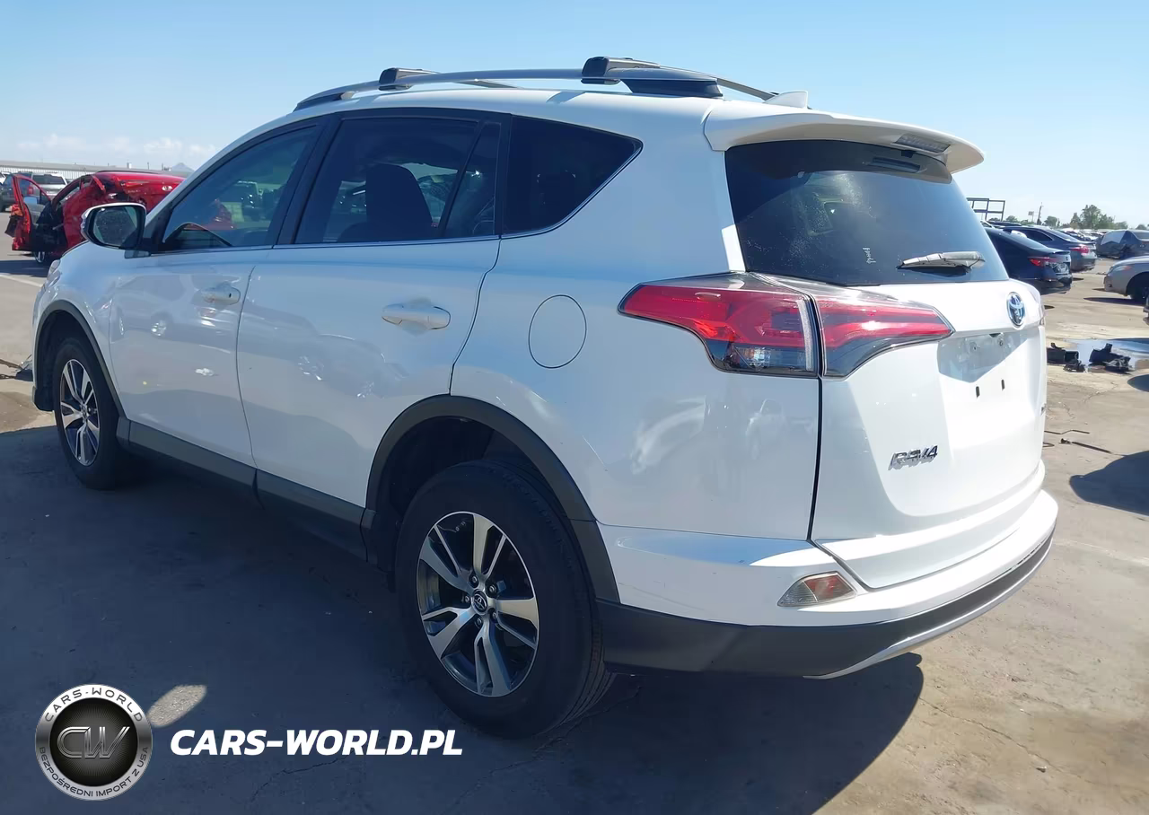 2018 Toyota Rav4 Xle VIN:JTMWFREV4JJ746559 - 3