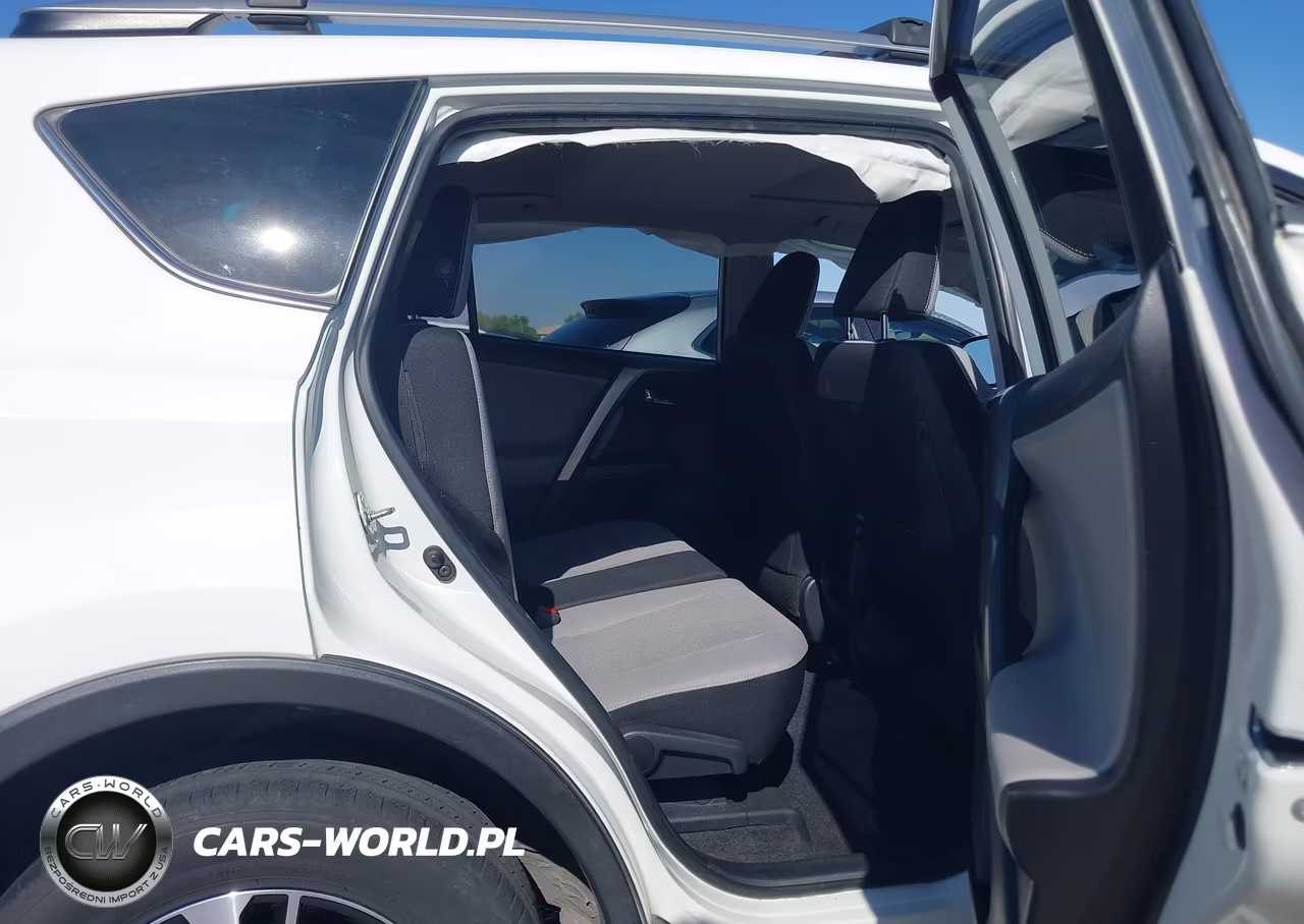 2018 Toyota Rav4 Xle VIN:JTMWFREV4JJ746559 - 8