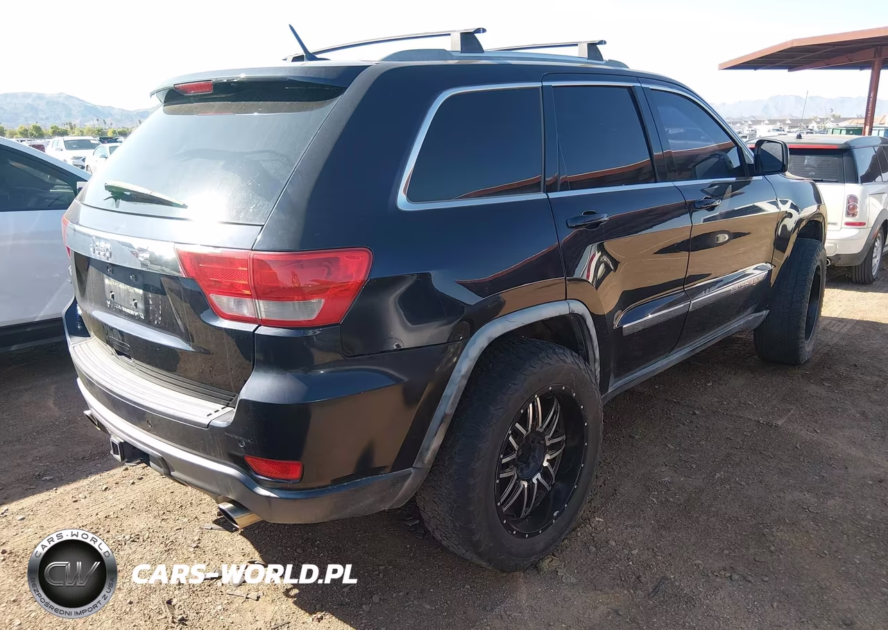 2011 Jeep Grand Cherokee Laredo VIN:1J4RS4GTXBC521344 - 4