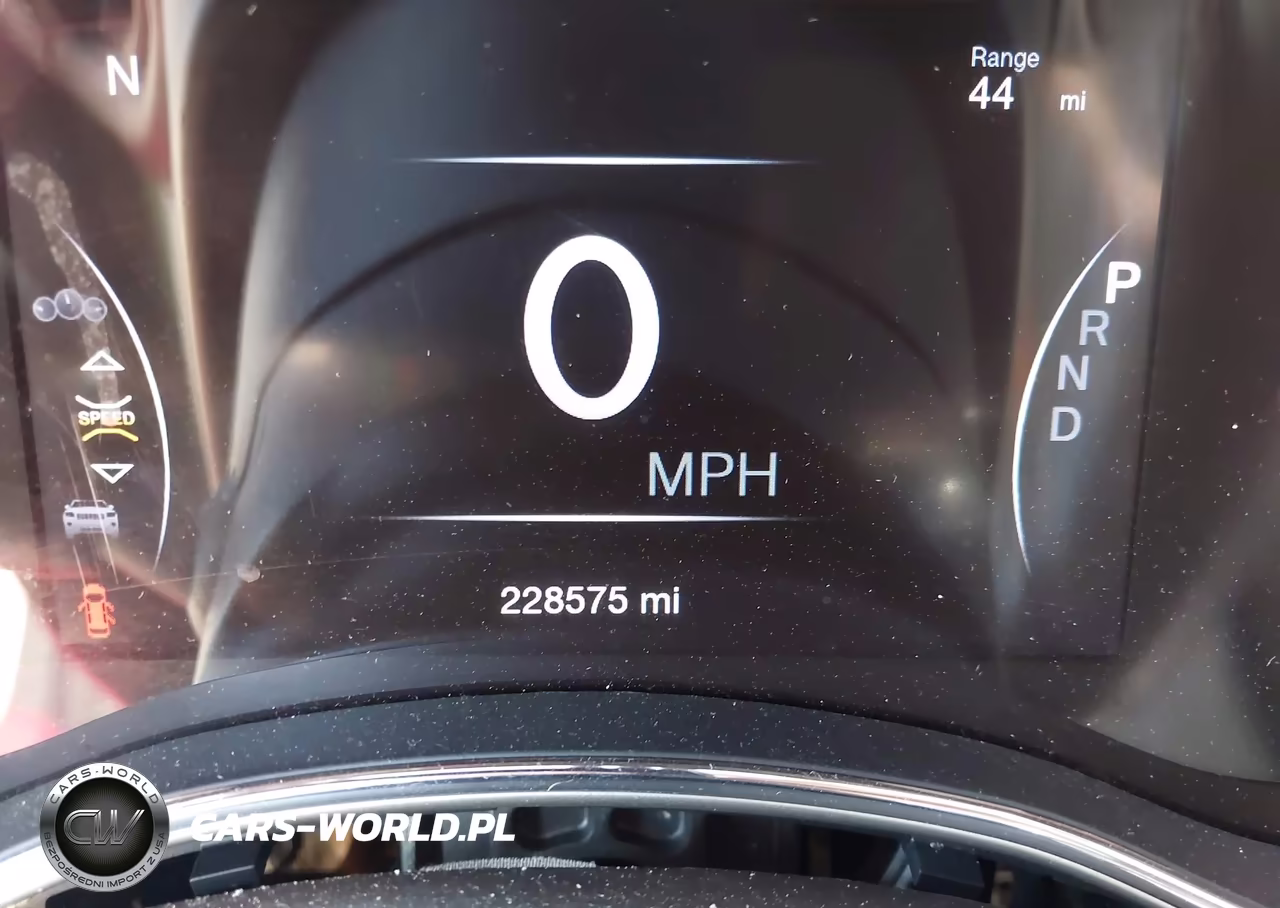 2017 Jeep Grand Cherokee Overland 4X2 VIN:1C4RJECG2HC696574 - 15