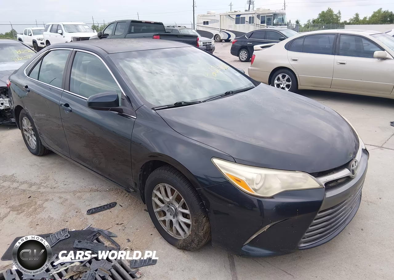 2015 Toyota Camry Le – zdjęcie 1 z 16