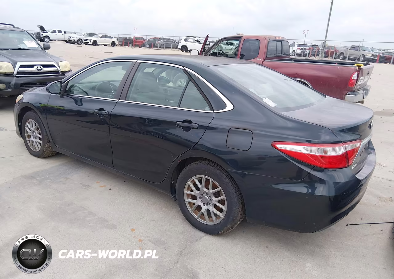 2015 Toyota Camry Le VIN:4T4BF1FK7FR465674 - 3