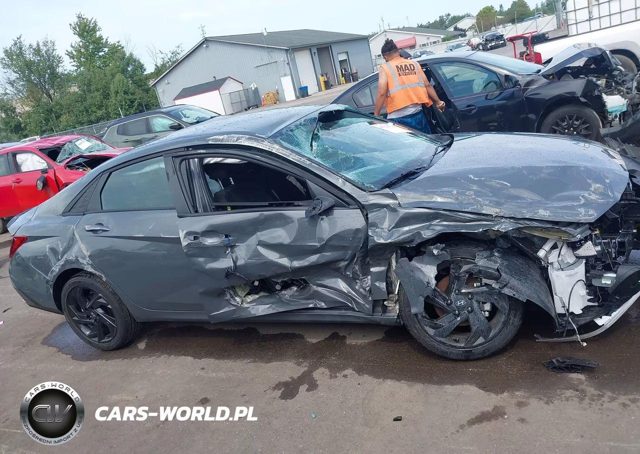 2026 Hyundai Elantra Sel Sport VIN:KMHLM4DG1TU241607 - 13