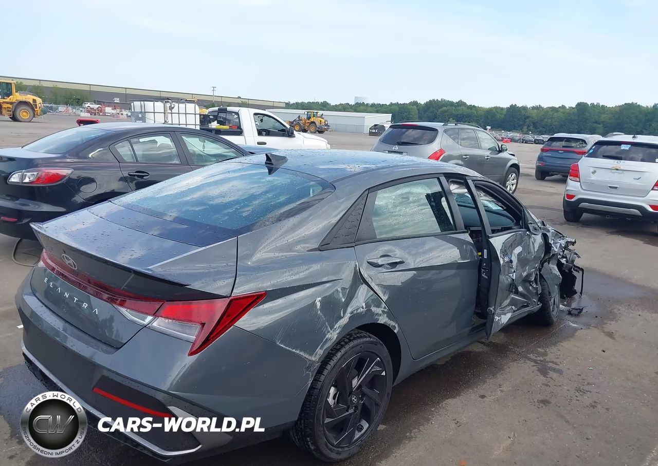 2026 Hyundai Elantra Sel Sport VIN:KMHLM4DG1TU241607 - 4