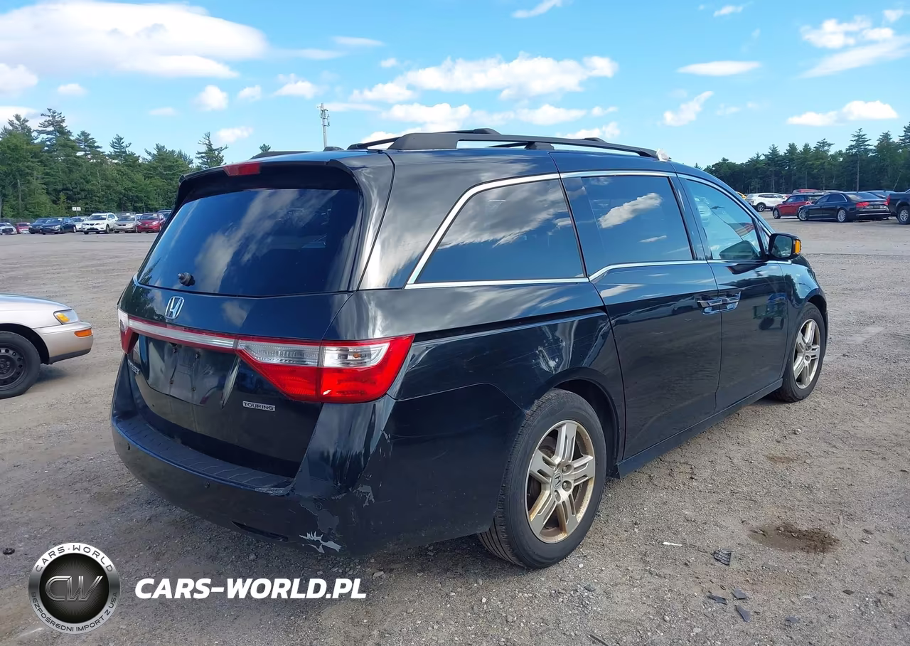 2011 Honda Odyssey Touring-Touring Elite VIN:5FNRL5H98BB017972 - 4