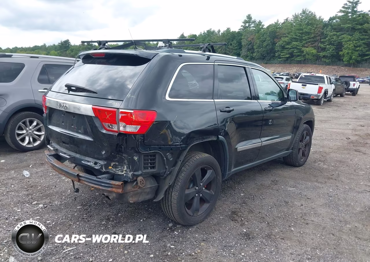 2012 Jeep Grand Cherokee Laredo VIN:1C4RJFAG5CC310733 - 4