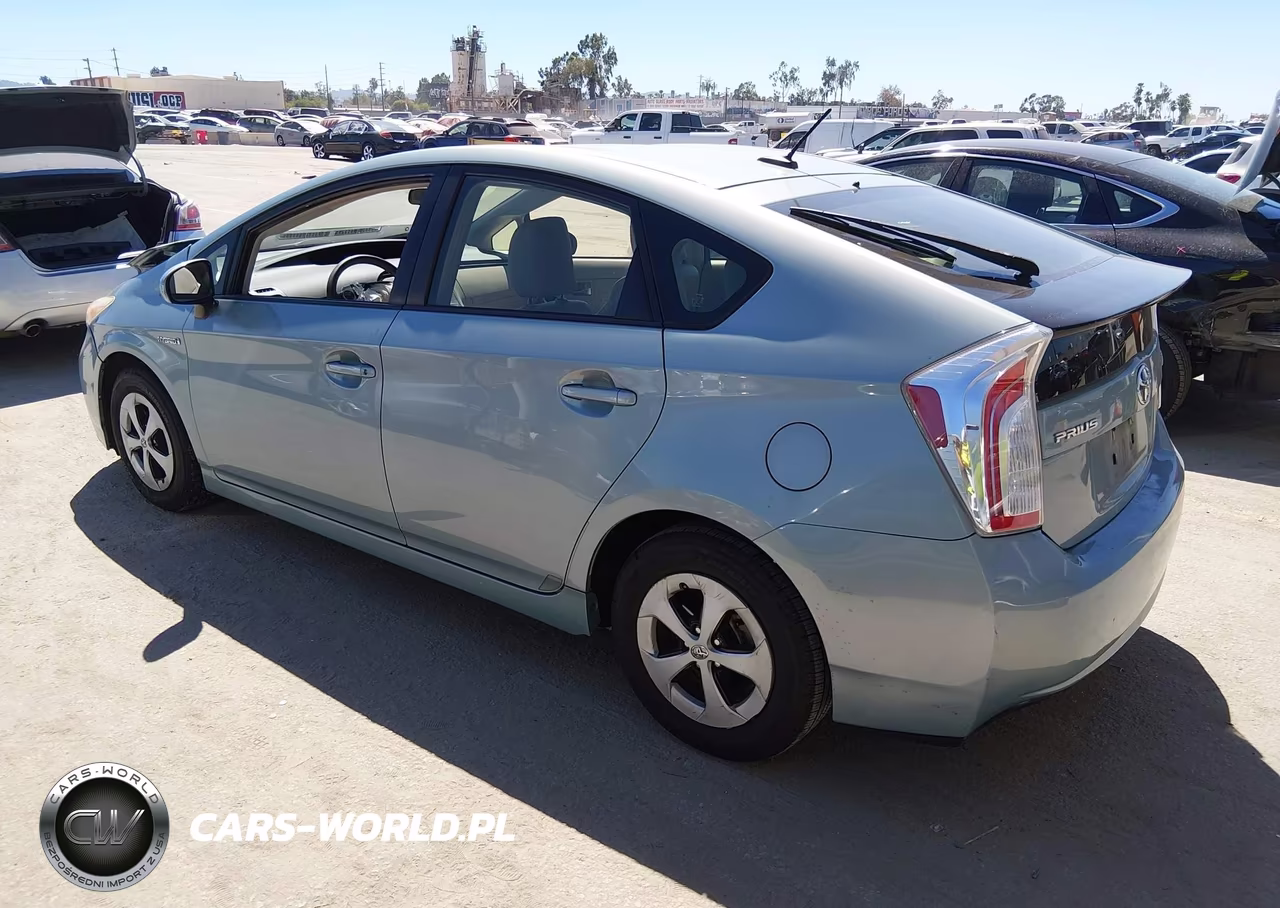 2013 Toyota Prius Three VIN:JTDKN3DU3D5676928 - 3