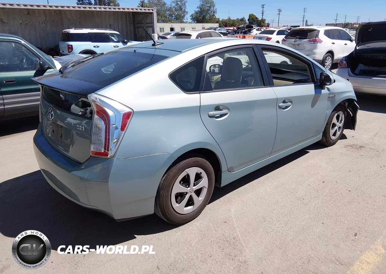 2013 Toyota Prius Three VIN:JTDKN3DU3D5676928 - 4