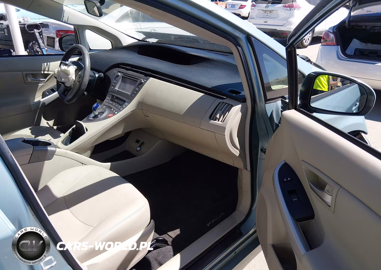 2013 Toyota Prius Three VIN:JTDKN3DU3D5676928 - 5