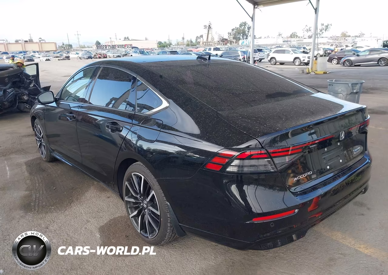 2023 Honda Accord Hybrid Touring VIN:1HGCY2F8XPA054491 - 3