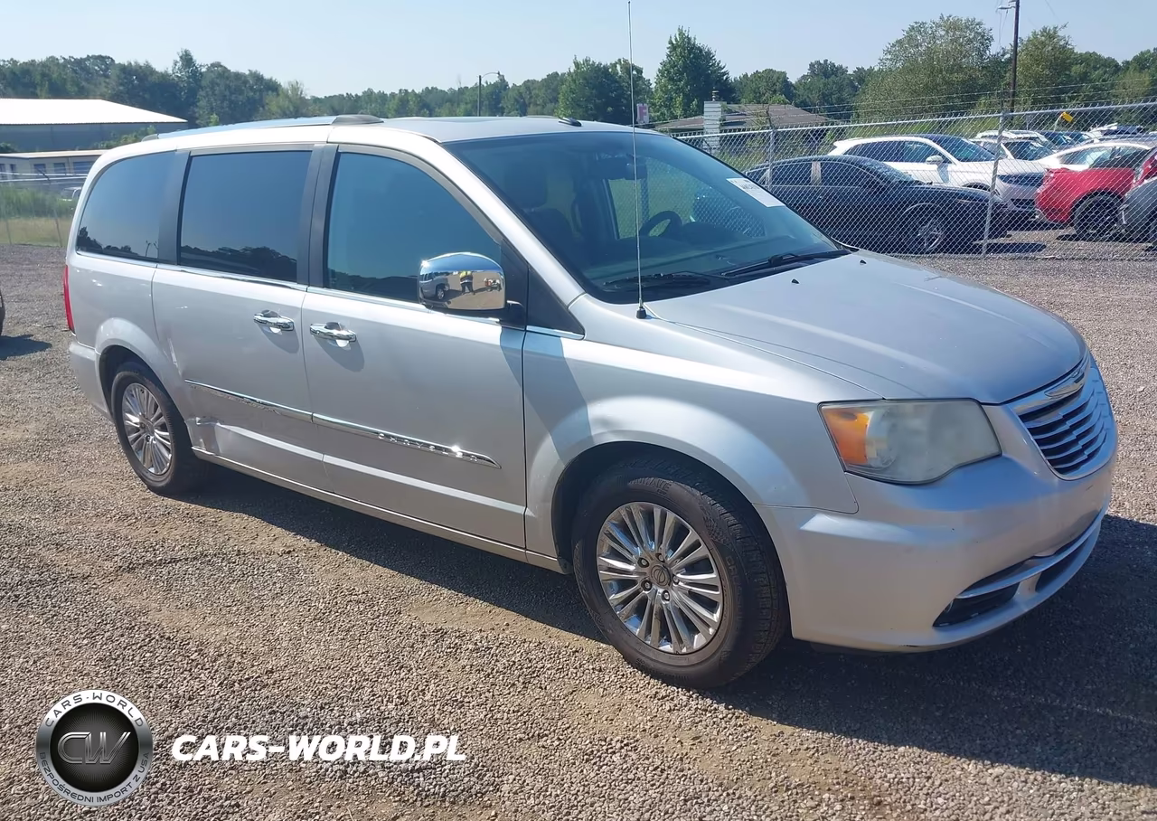 2011 Chrysler Town & Country Limited – zdjęcie 1 z 11