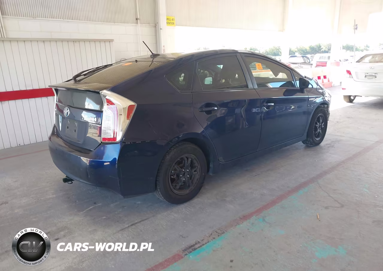 2015 Toyota Prius Four VIN:JTDKN3DU7F0461665 - 4