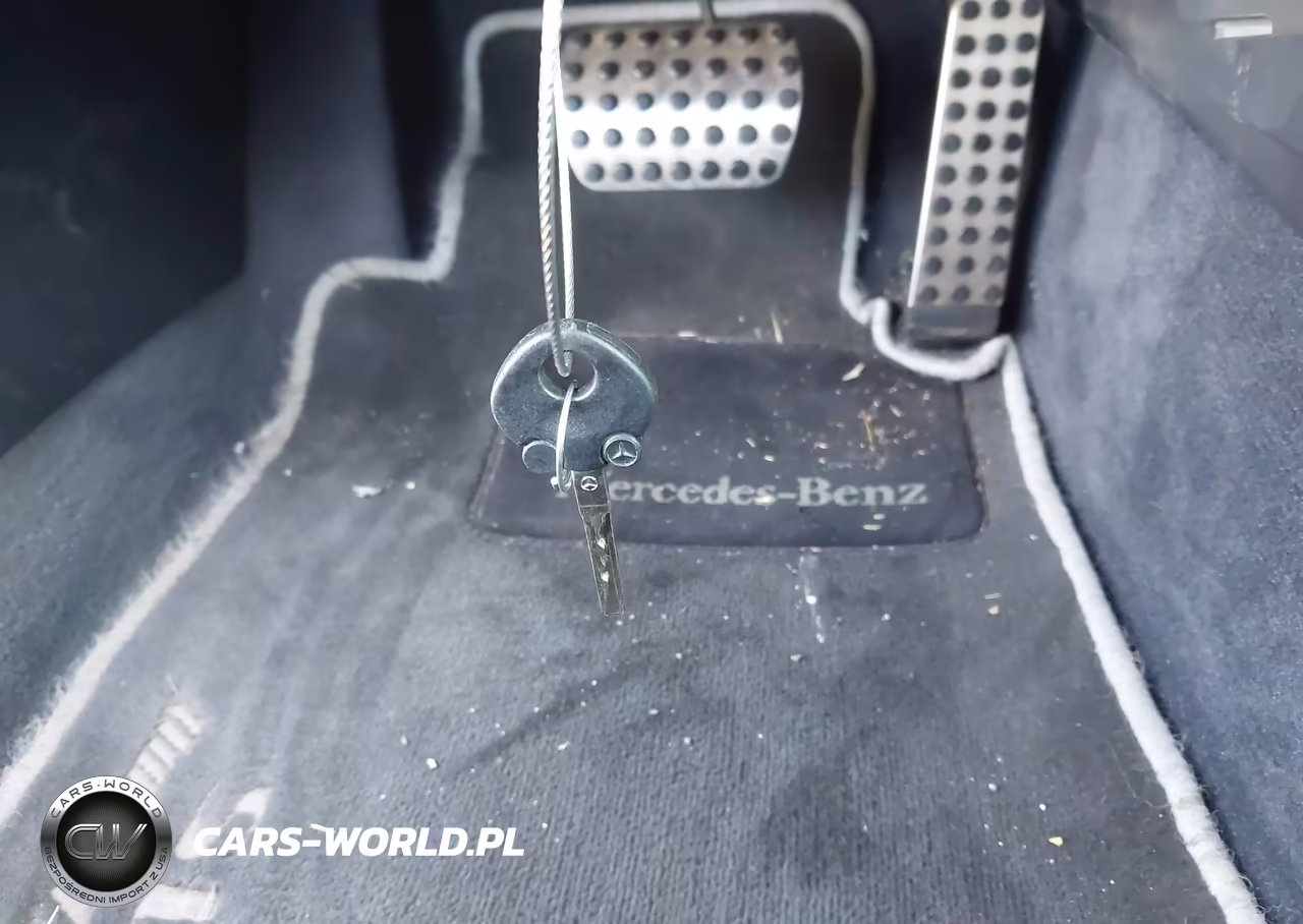 2000 Mercedes-Benz Slk 230 Kompressor VIN:WDBKK47F4YF164329 - 11