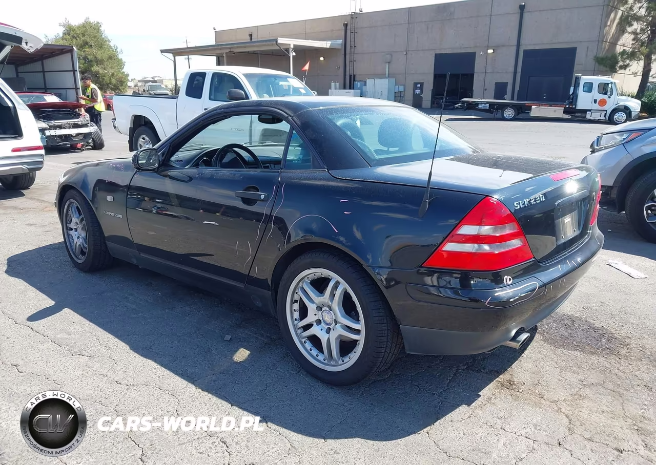 2000 Mercedes-Benz Slk 230 Kompressor VIN:WDBKK47F4YF164329 - 3