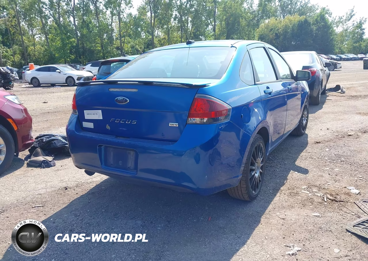 2010 Ford Focus Ses VIN:1FAHP3GN2AW222688 - 4