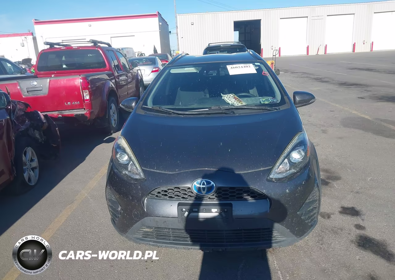 2018 Toyota Prius C Three VIN:JTDKDTB37J1614075 - 12