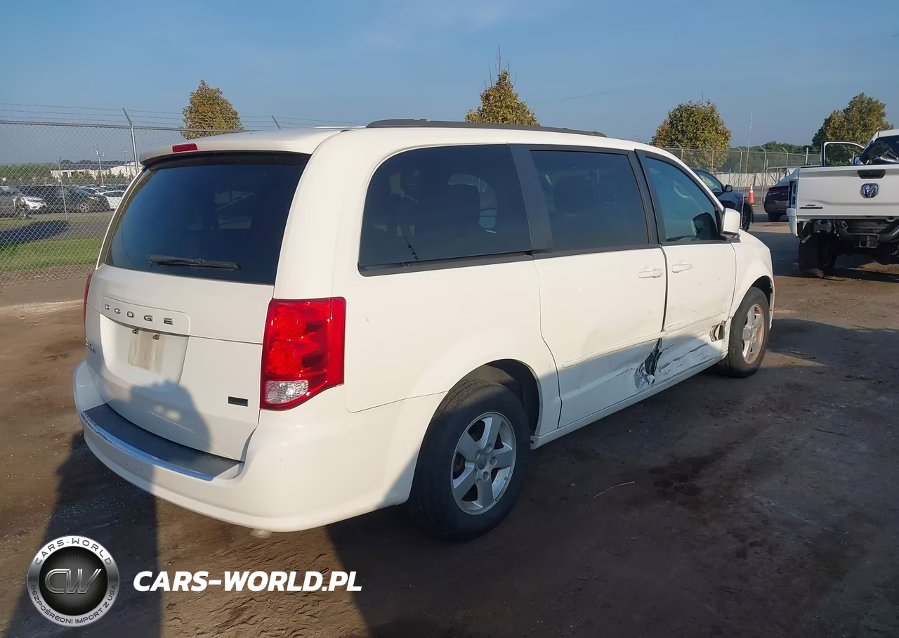 2013 Dodge Grand Caravan Sxt VIN:2C4RDGCG1DR549568 - 4