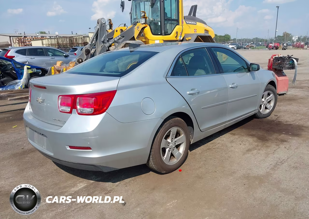 2015 Chevrolet Malibu Ls VIN:1G11B5SL0FF156525 - 4