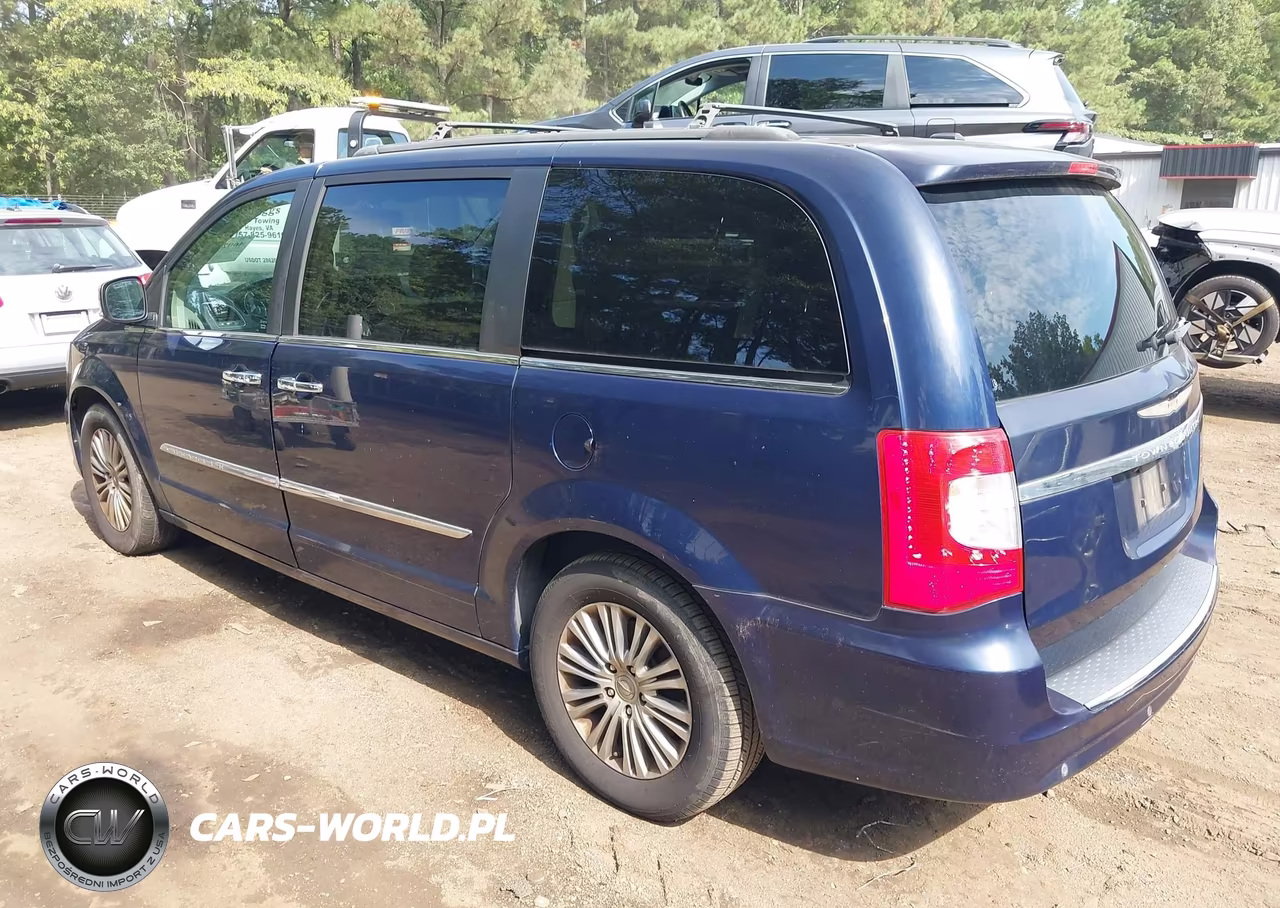 2013 Chrysler Town & Country Touring-L VIN:2C4RC1CG6DR558413 - 3