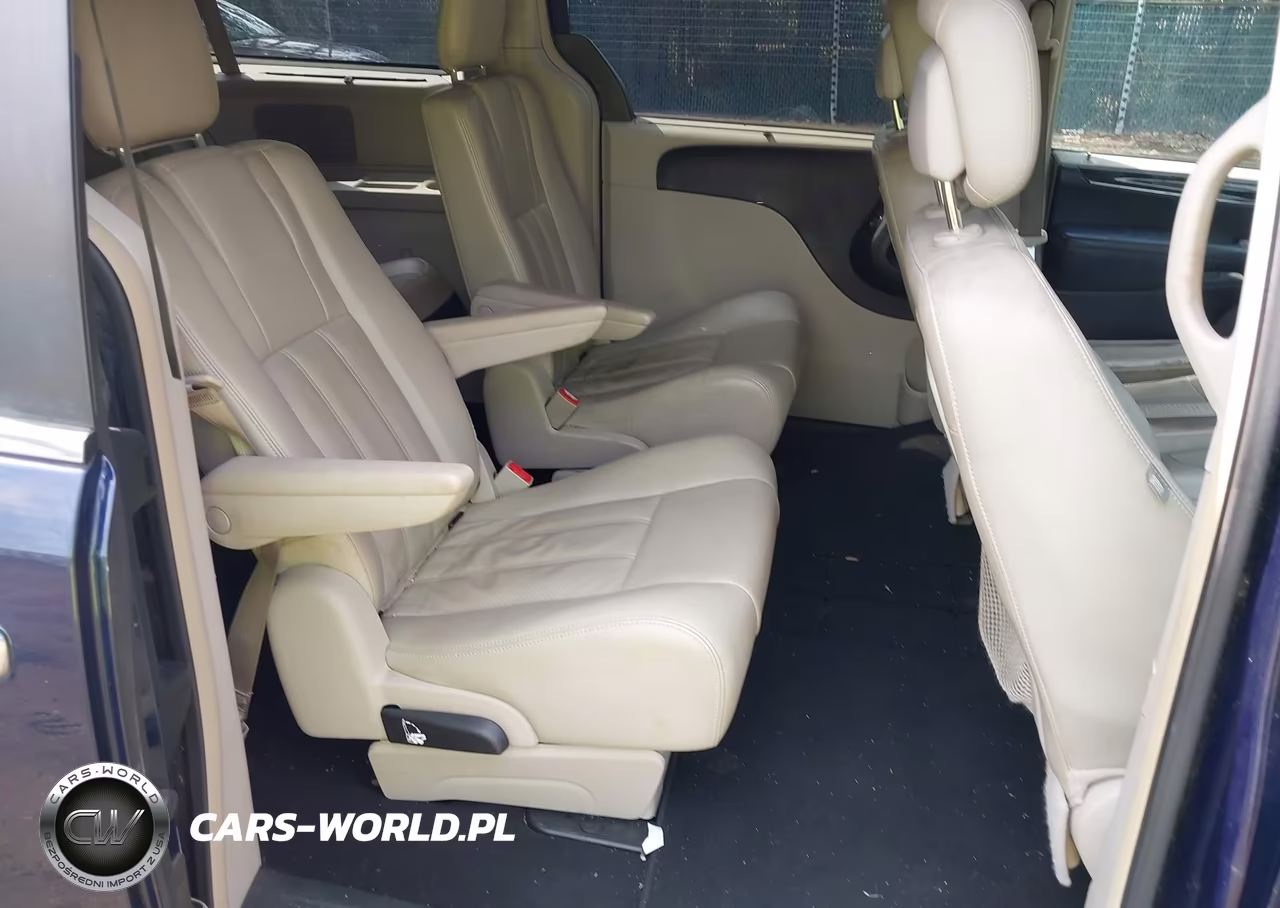 2013 Chrysler Town & Country Touring-L VIN:2C4RC1CG6DR558413 - 8