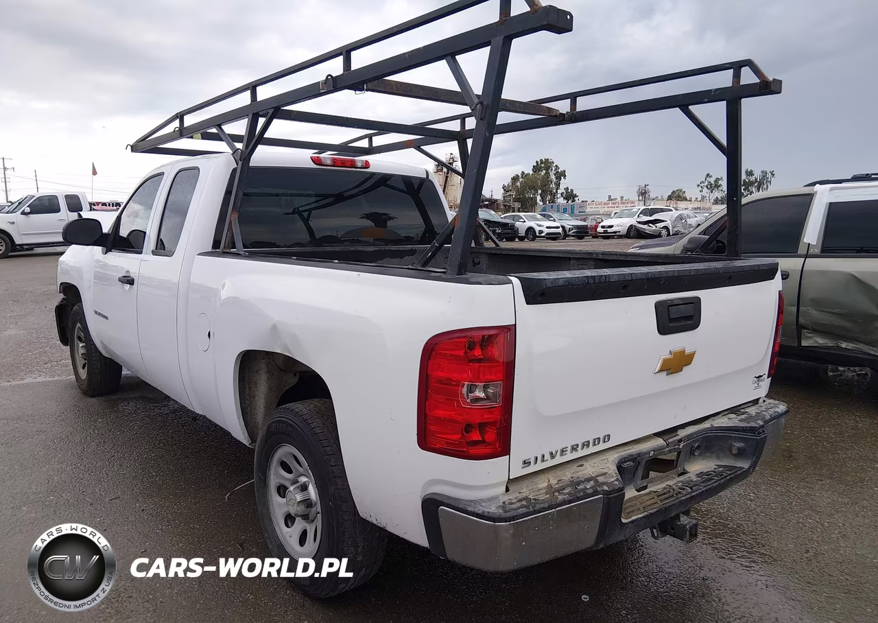 2013 Chevrolet Silverado 1500 Work Truck VIN:1GCRCPE06DZ161745 - 3