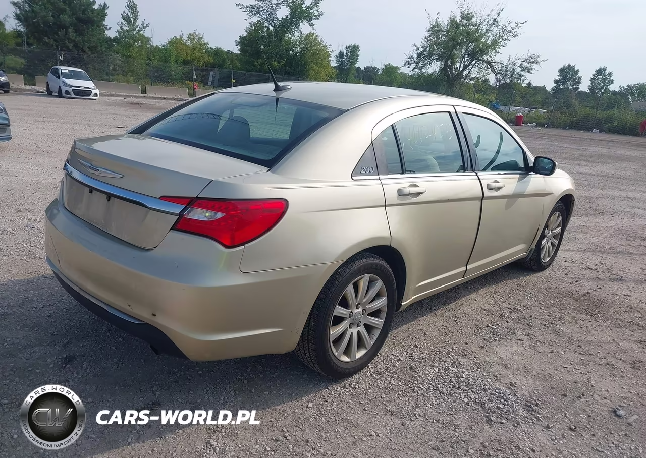 2011 Chrysler 200 Touring VIN:1C3BC1FB5BN521109 - 4