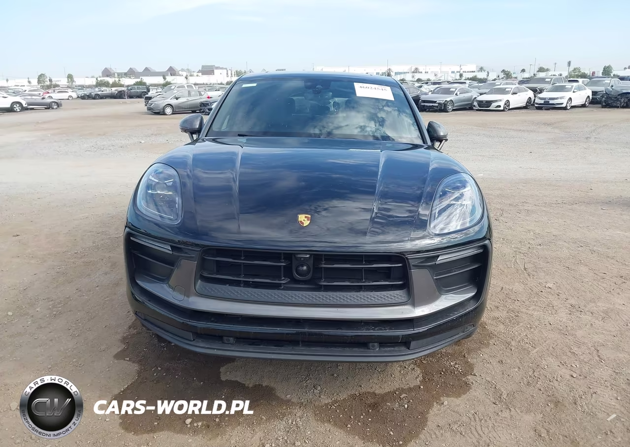 2023 Porsche Macan T VIN:WP1AA2A55PLB07639 - 13