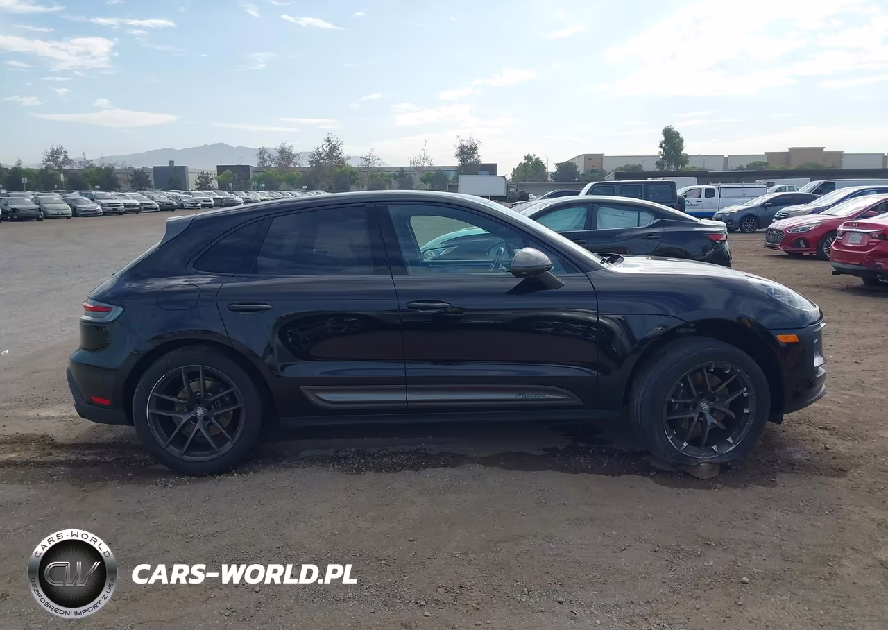 2023 Porsche Macan T VIN:WP1AA2A55PLB07639 - 14