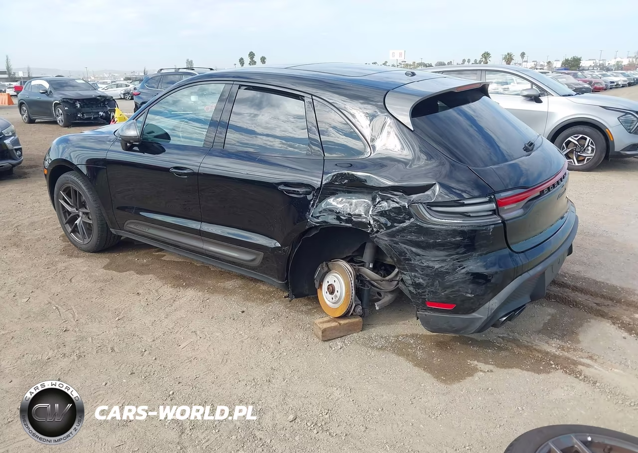 2023 Porsche Macan T VIN:WP1AA2A55PLB07639 - 3
