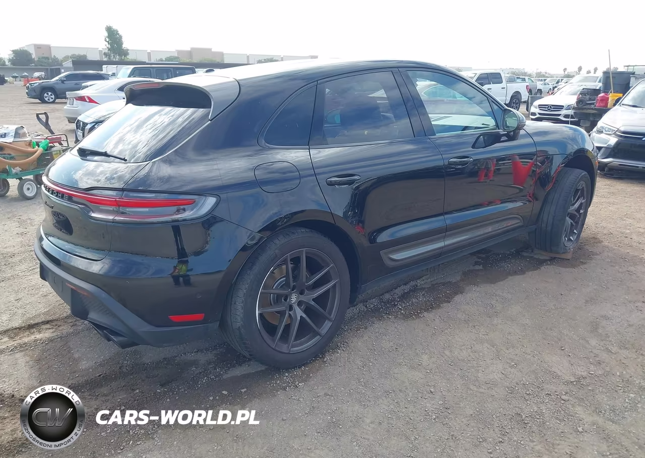 2023 Porsche Macan T VIN:WP1AA2A55PLB07639 - 4
