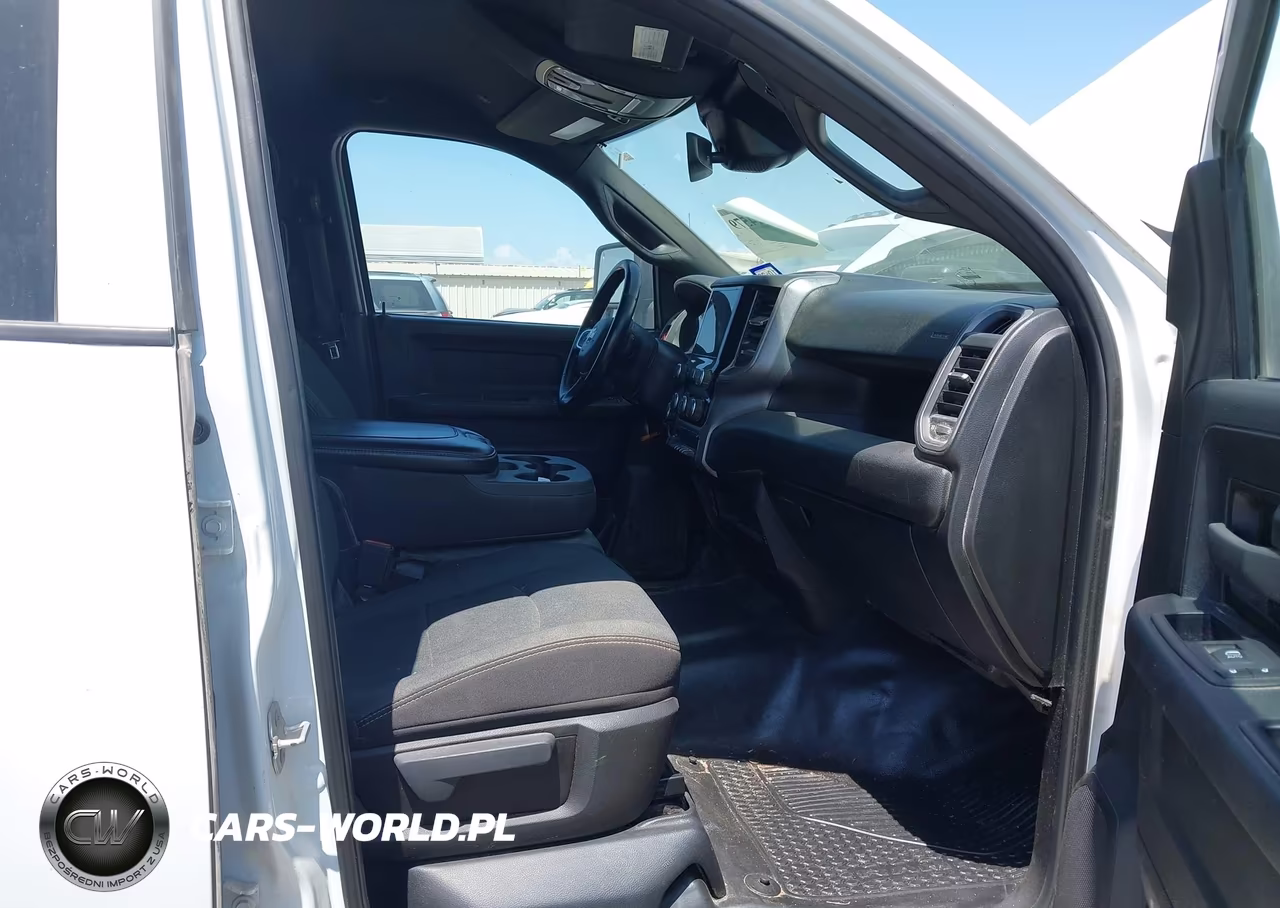 2024 Ram 2500 Tradesman 4X4 8' Box VIN:3C6UR5HJ6RG139633 - 5