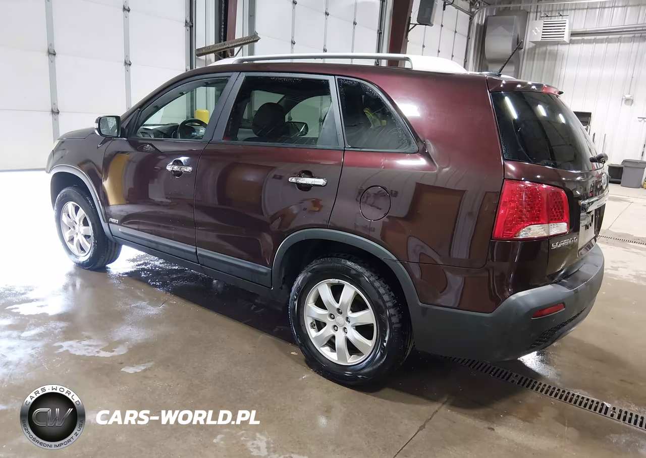 2011 Kia Sorento Lx VIN:5XYKTCA13BG163649 - 3