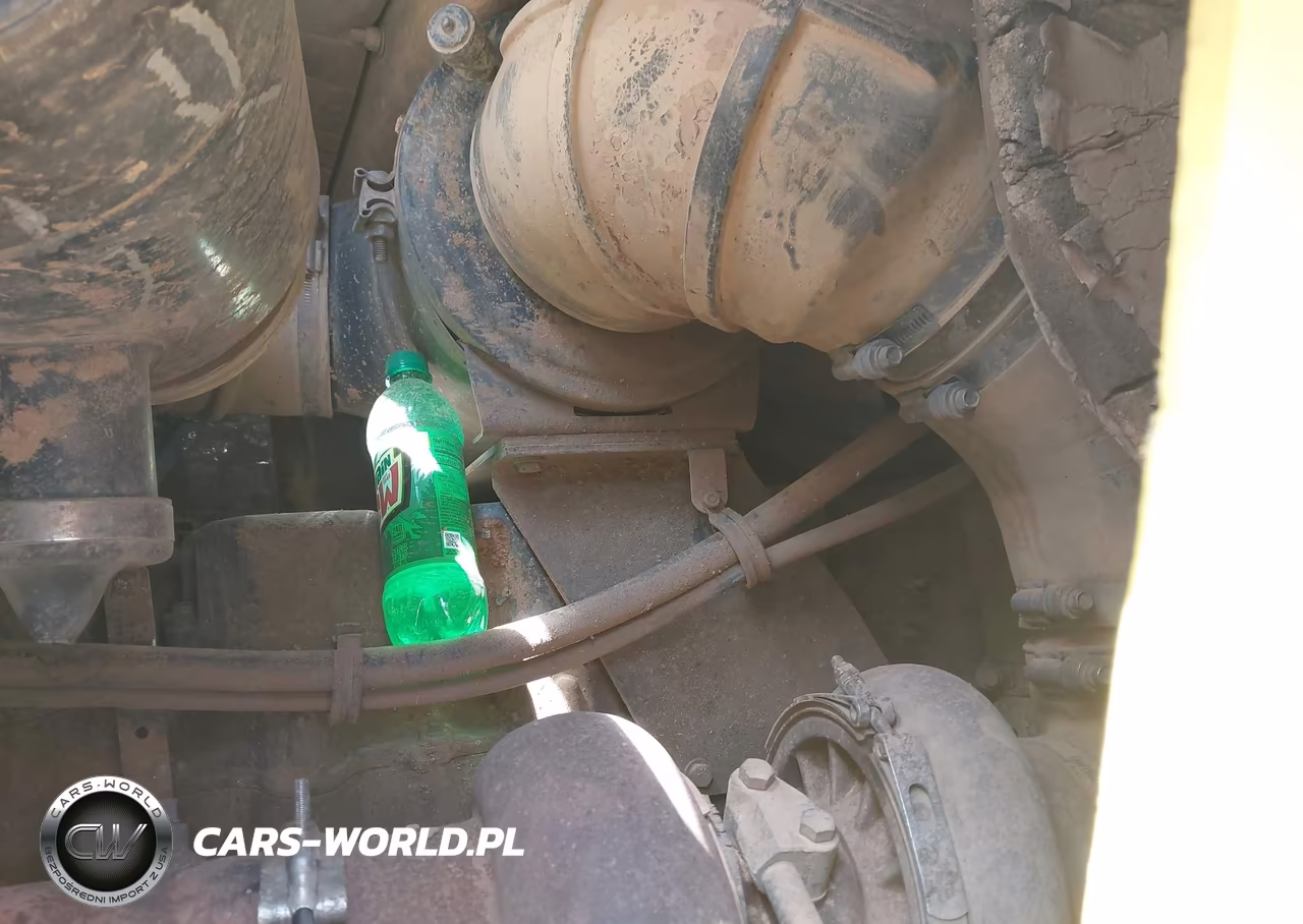 1999 Kenworth Construction T800 VIN:1NKDLB0X9XR815643 - 10