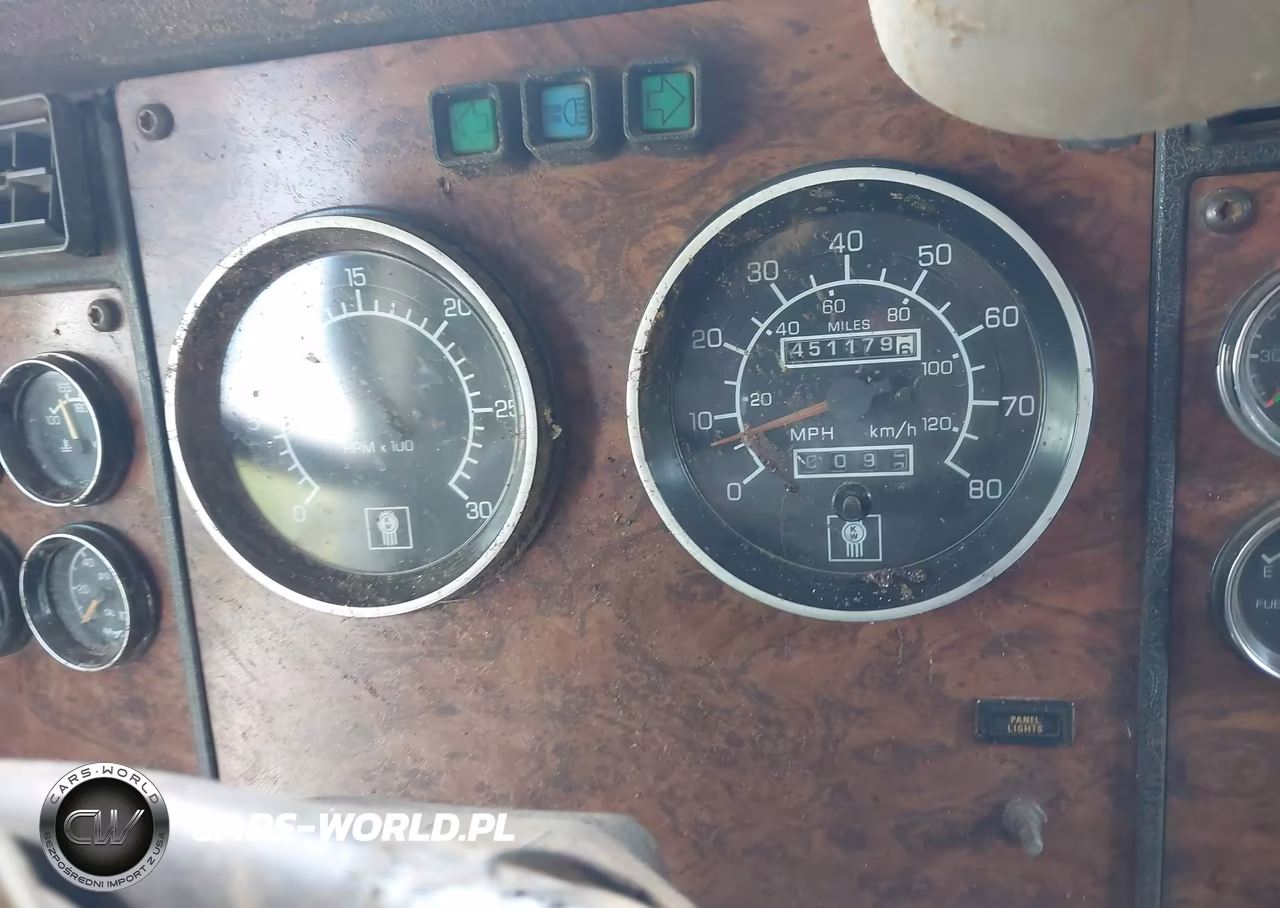1999 Kenworth Construction T800 VIN:1NKDLB0X9XR815643 - 6