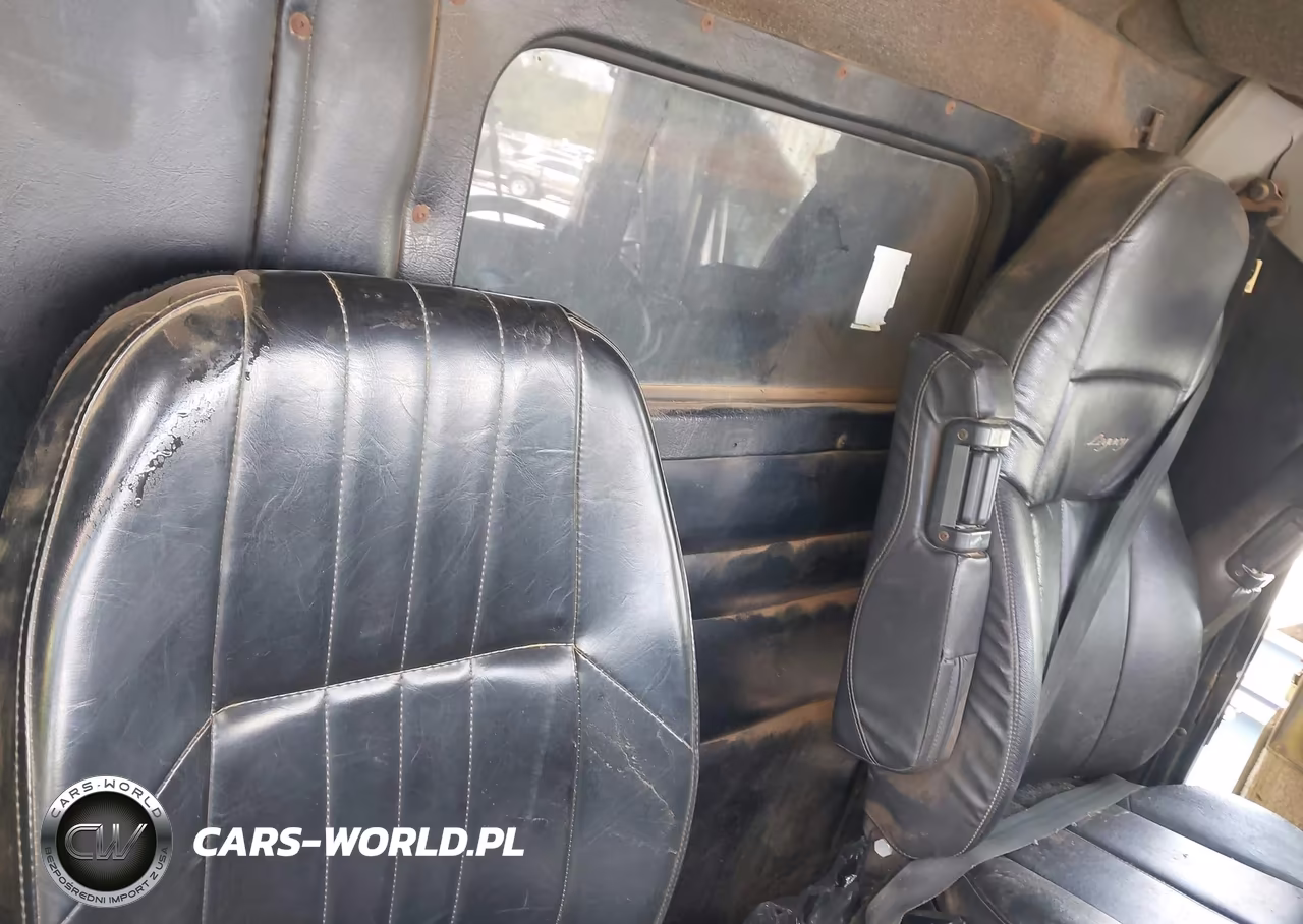 1999 Kenworth Construction T800 VIN:1NKDLB0X9XR815643 - 7