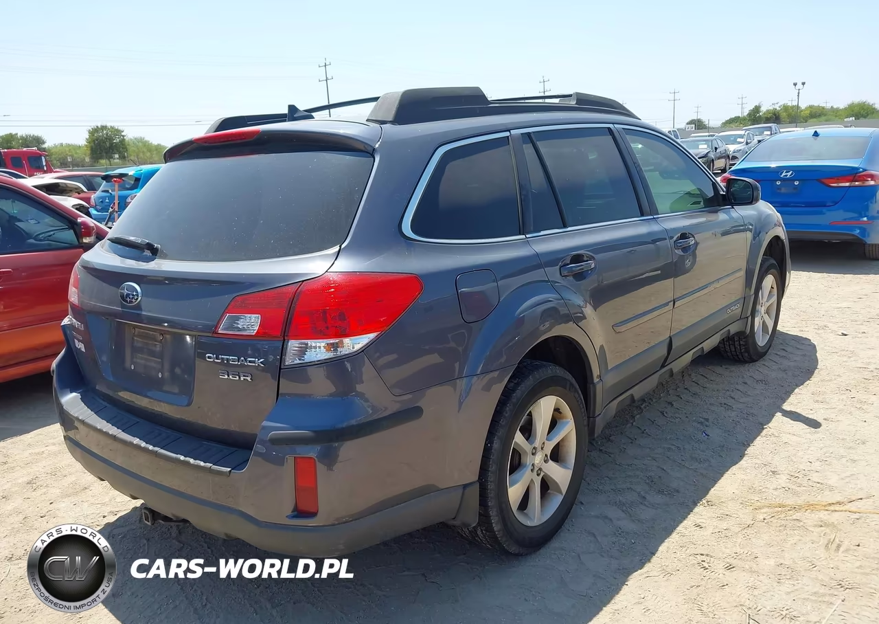 2014 Subaru Outback 3.6R Limited VIN:4S4BRDLC1E2248017 - 4