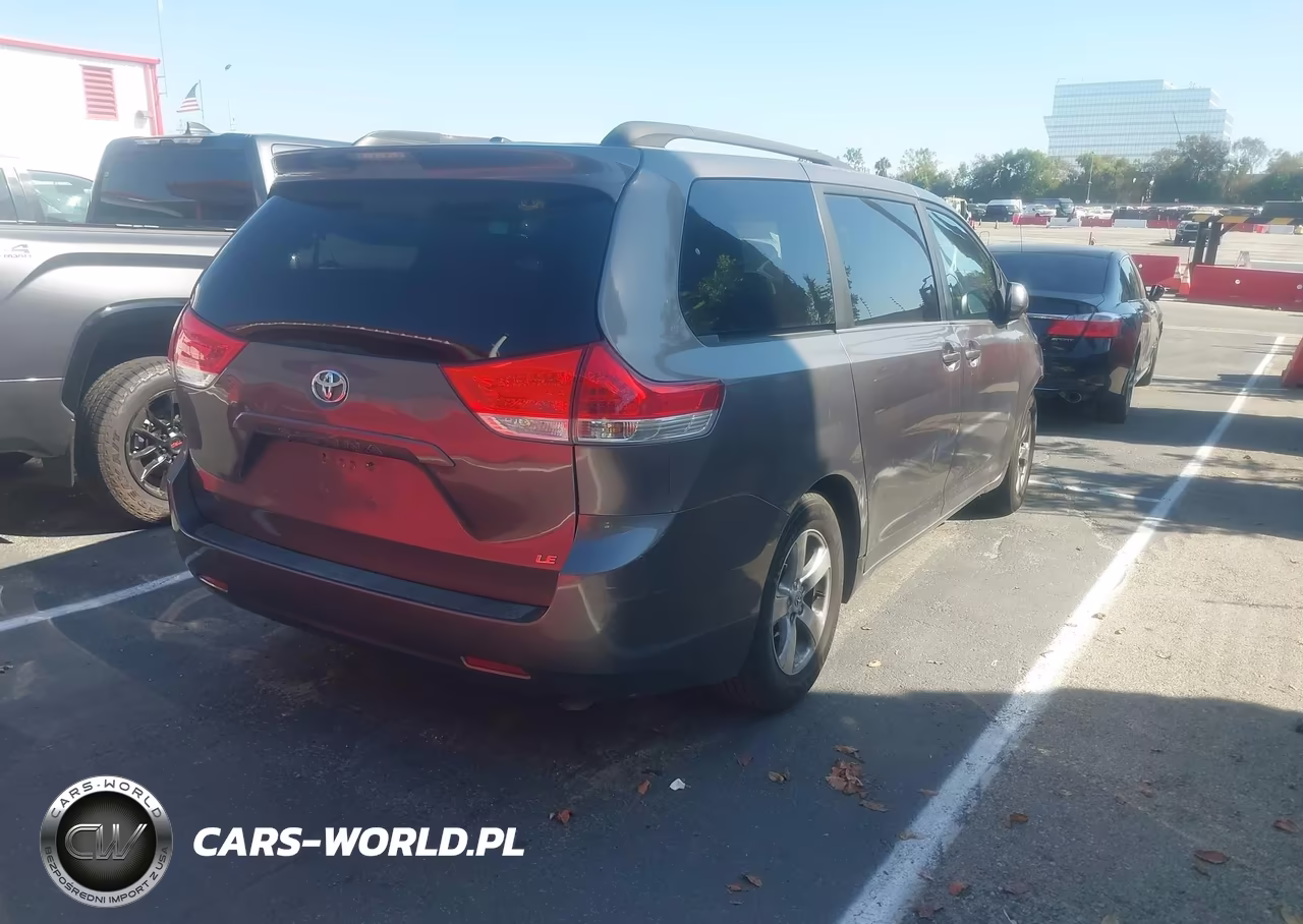 2011 Toyota Sienna Le V6 VIN:5TDKK3DC0BS122480 - 4