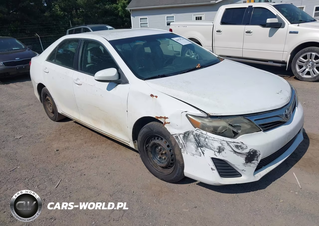 2012 Toyota Camry Le – zdjęcie 1 z 13