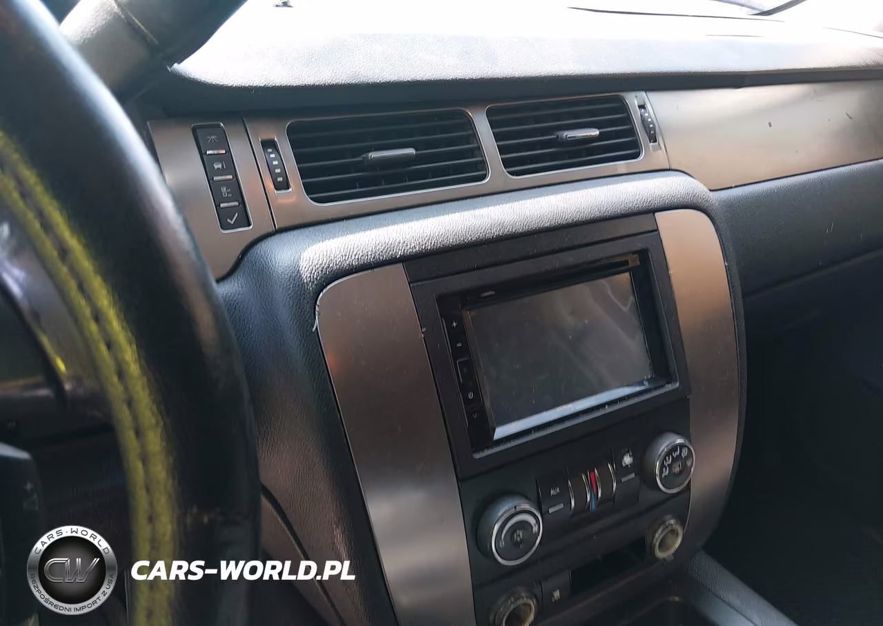 2007 Chevrolet Tahoe Ls VIN:1GNFC13C57R299589 - 12