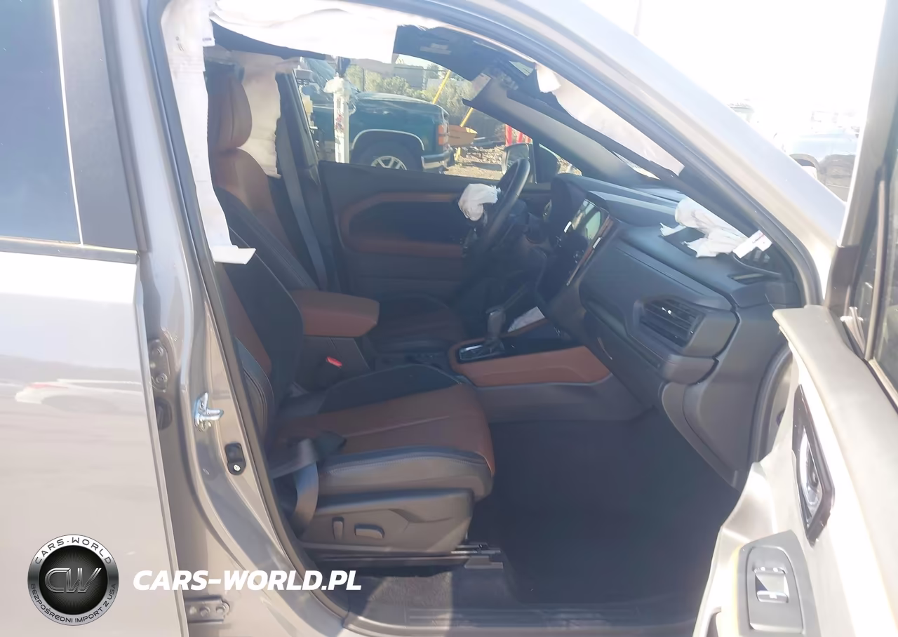 2025 Subaru Forester Touring VIN:JF2SLDTCXSH444733 - 5