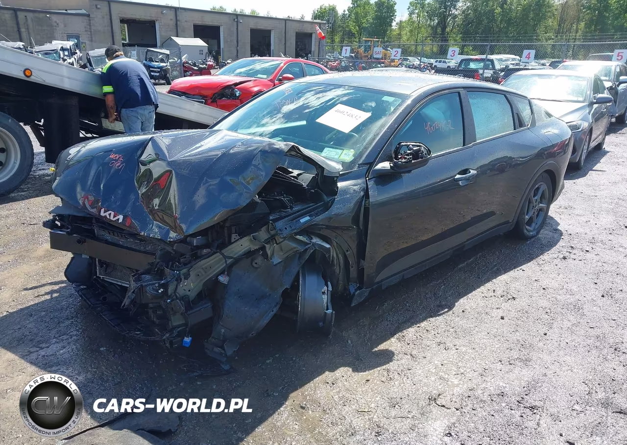 2025 Kia K4 Lxs VIN:3KPFT4DE8SE101053 - 2