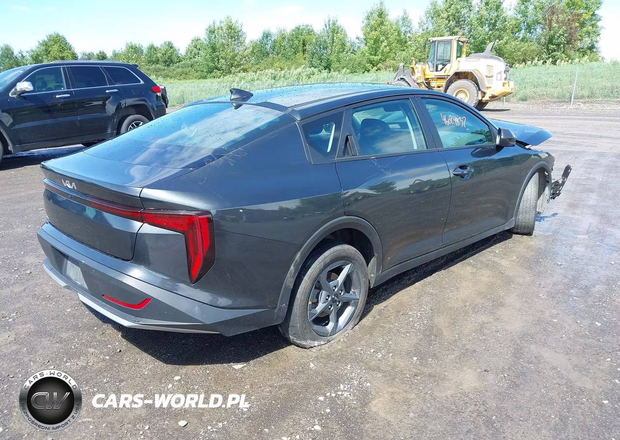 2025 Kia K4 Lxs VIN:3KPFT4DE8SE101053 - 4