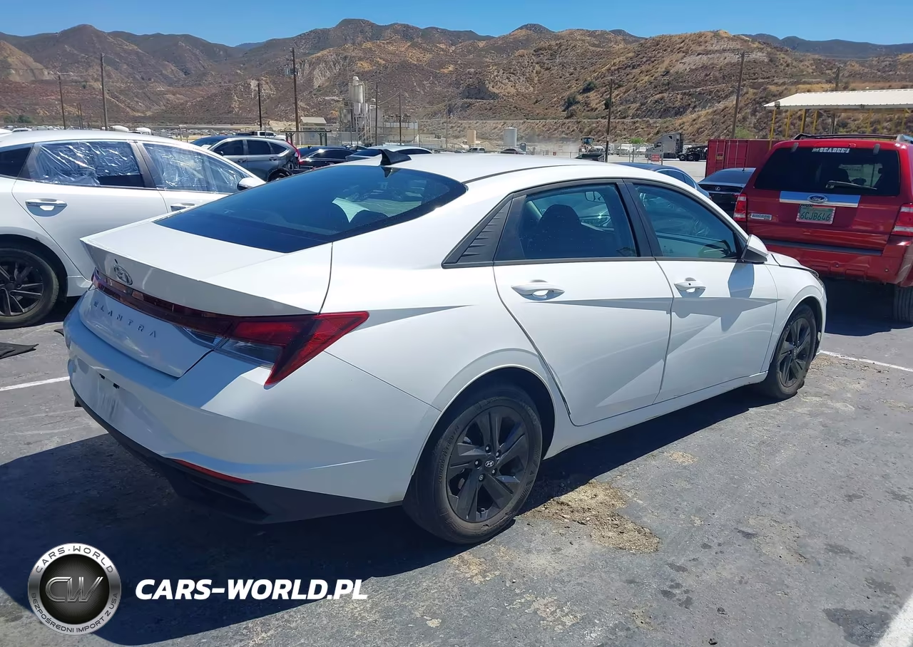 2022 Hyundai Elantra Sel VIN:5NPLM4AG0NH063887 - 4