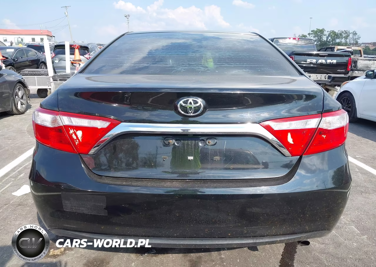 2015 Toyota Camry Le VIN:4T4BF1FK1FR465976 - 16