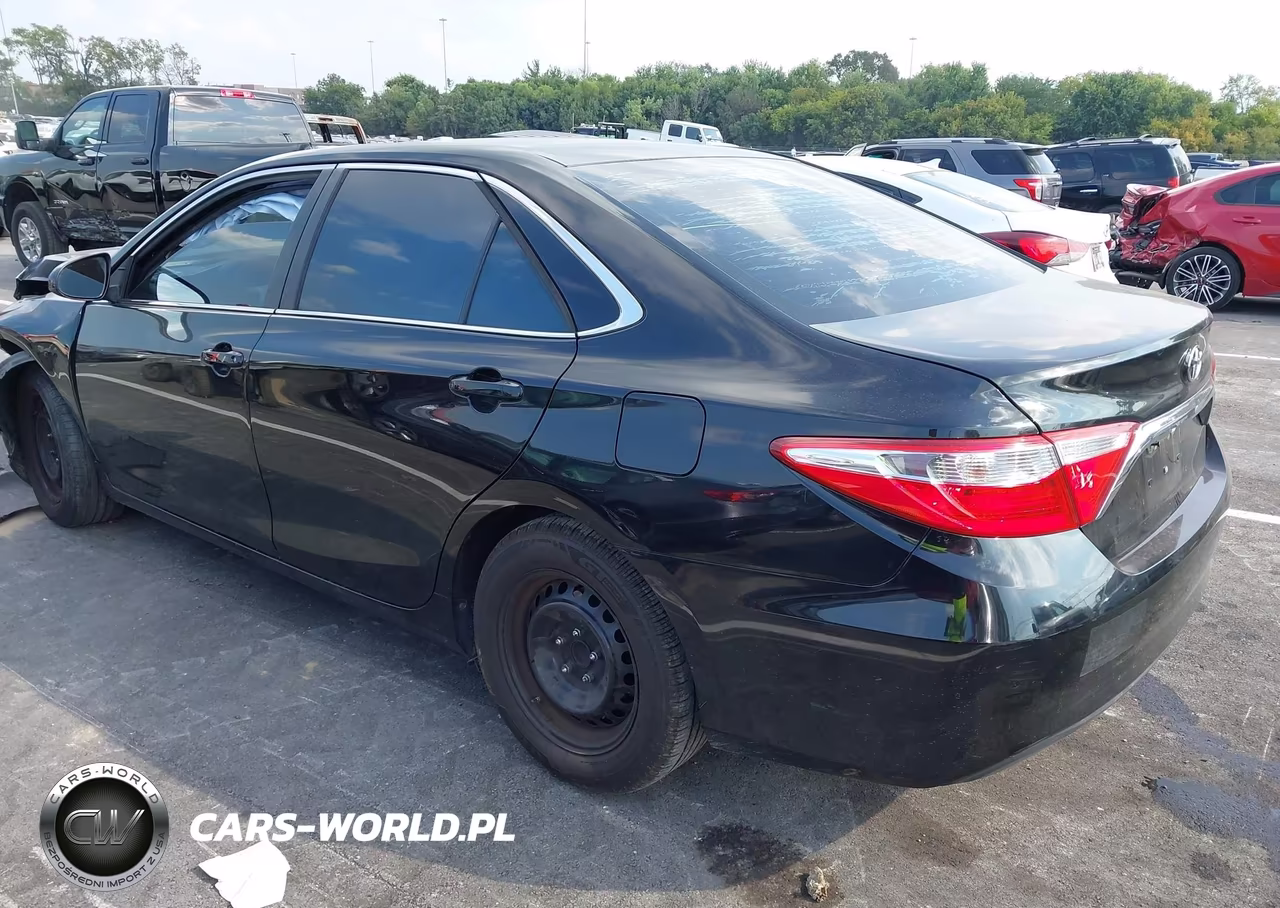 2015 Toyota Camry Le VIN:4T4BF1FK1FR465976 - 3
